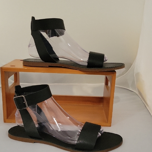 *LOWEST PRICE* Madewell Black Ankle Strap Sandals - Picture 2 of 7